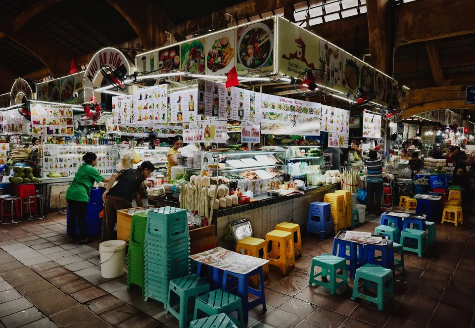 Góc ngồi cạnh cửa sổ